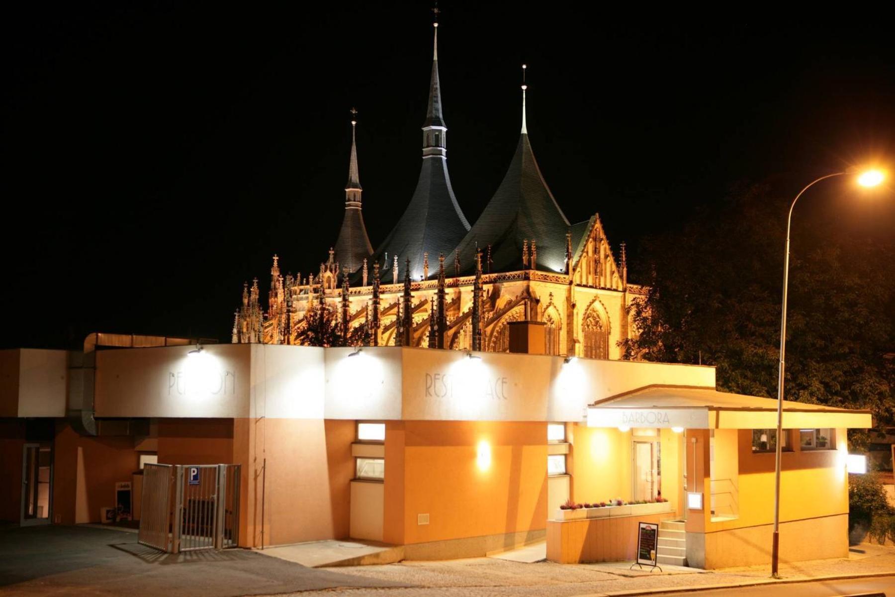 Penzion A Restaurant Barbora Kutná Hora Kültér fotó